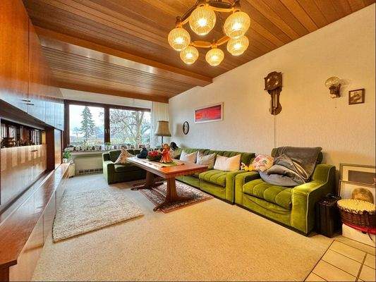 Großzügiges Wohnzimmer...