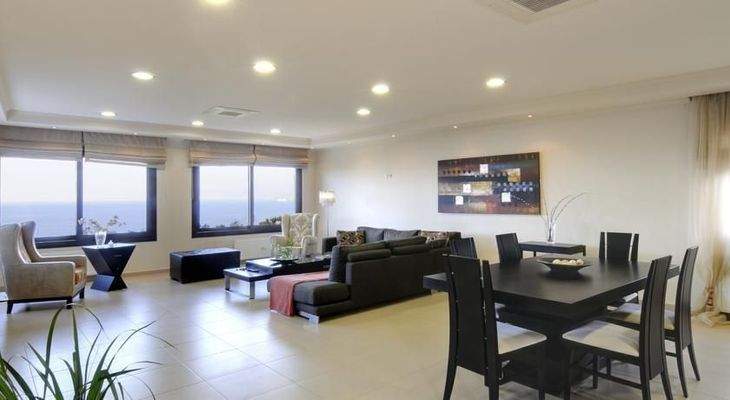 Haus auf Kreta mit Panoramablick auf die Bucht von Elounda