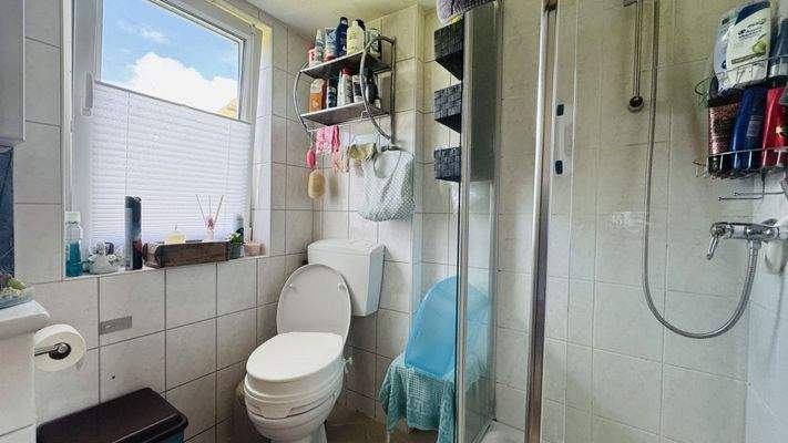 Bungalow: Bad mit Dusche