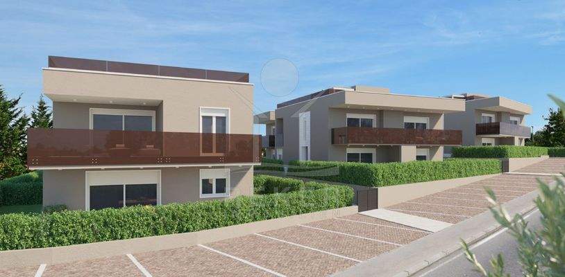 Die Wohnung befindet sich im Erdgeschoss