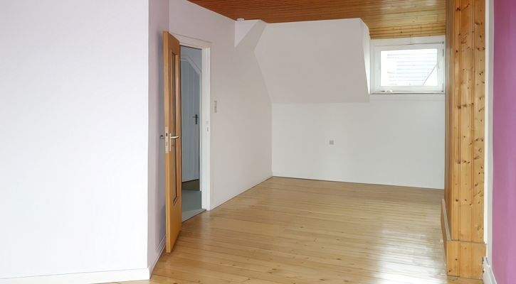 Dachgeschoss mit wundervollem Dielenboden.