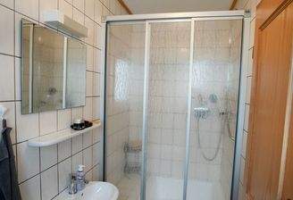 Bad mit Dusche