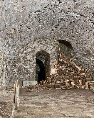 Holzlagerfläche Gewölbekeller