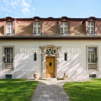 Vorderansicht des Hauses