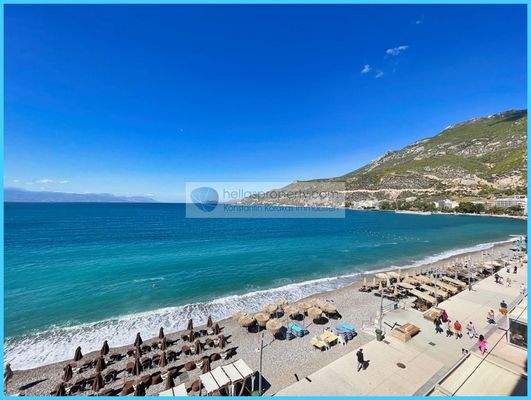 f2485842572a4d5fa482a0aa0f26bbe8-original