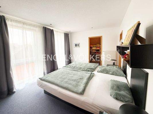 Schlafzimmer mit Ankleide - DG