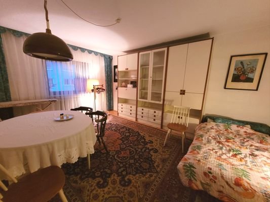 1 OG Schlafzimmer 1