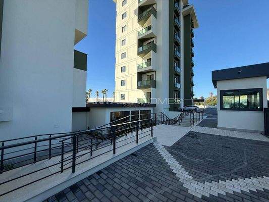 Furnished Sea-View Penthouse in a Complex with Pool in Alanya