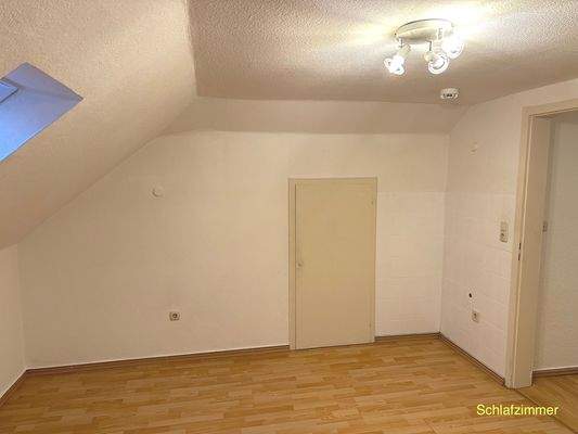 Schlafzimmer / Tür Abstellkammer