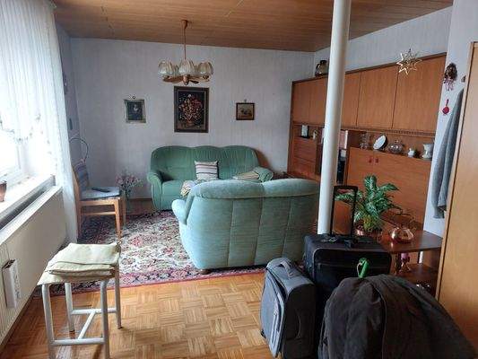 Wohnzimmer im EG möbliert