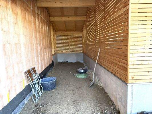 Abstellmöglichkeit für Fahrräder usw.