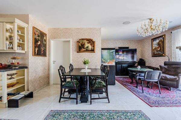 Bungalow – Open-plan living/dining area