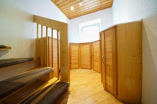 Einbauschuhschrank Flur OG.jpg