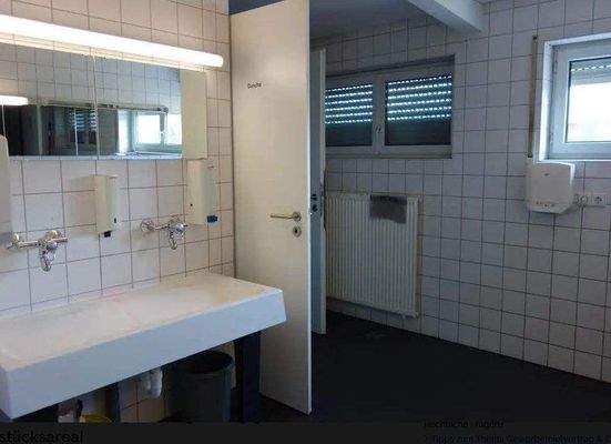 Wasch- und Duschraum Herren