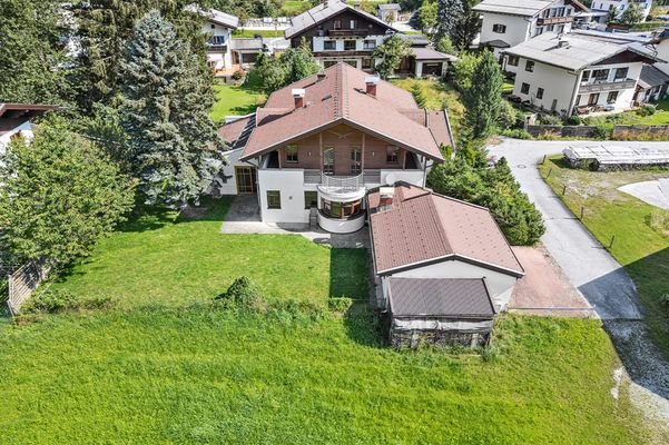 Vogelperspektive vom Einfamilienhaus