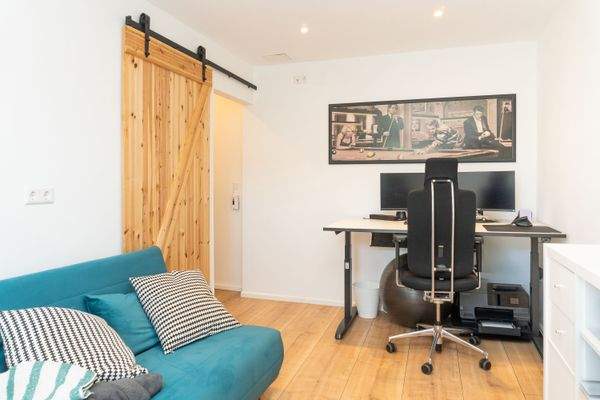 Arbeits-/Schlafzimmer