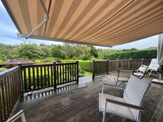 Terrasse mit Gartenblick