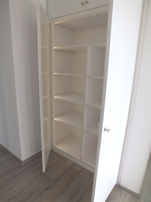 Einbauschrank mit Beleuchtung
