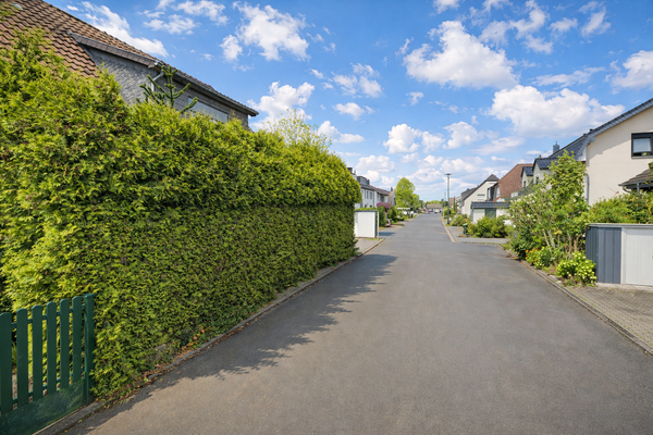 Unmittelbarer Bereich vor dem Grundstück - Blick in die Nachbarschaft