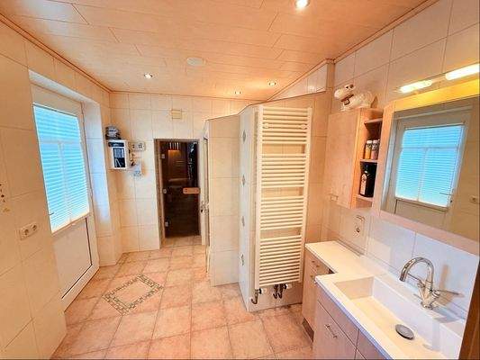 Bad mit Sauna (Erdgeschoss)