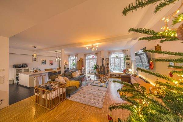 Eigentumswohnung | Wohnzimmer mit offener Küche