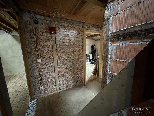 04CF8E2F-5C8B-42AB-8EBC-649FAA75A2B8 1 105 c