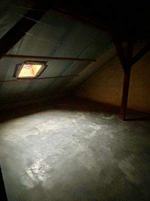 Isoliertes neues Dach aufgrund Erneuerung...