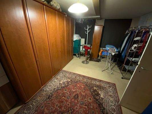 weiteres Zimmer - modernisierungsbedürftig