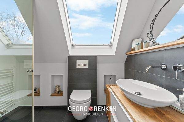 DG, Badezimmer mit Dusche