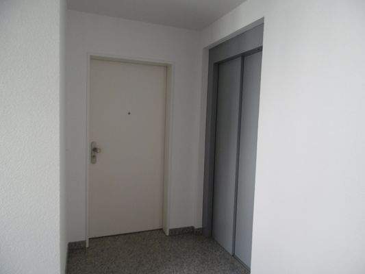 Eingang Aufzug Schendel.JPG