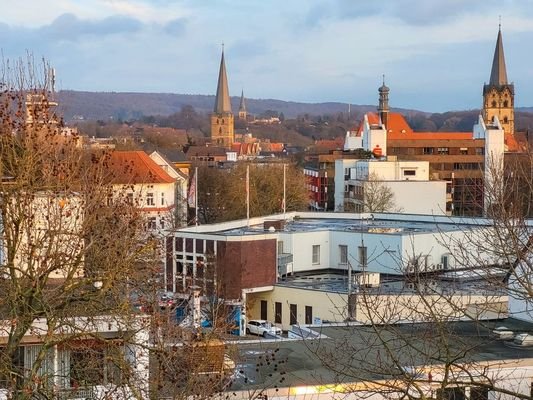 Blick vom Laubengang und Küche