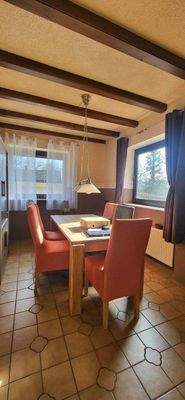 Essbereich zur großen Küche