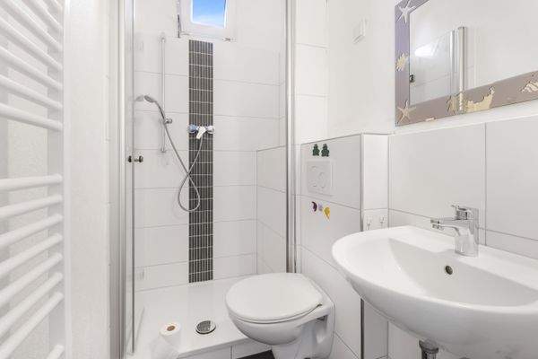 Badezimmer untere Wohnung