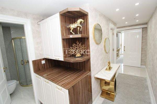 Properties with Master Bathrooms in Istanbul Esenyurt