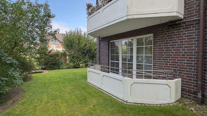 Am Lagerfeld 5 Außenansicht III Blick auf eigenem Balkon.jpg