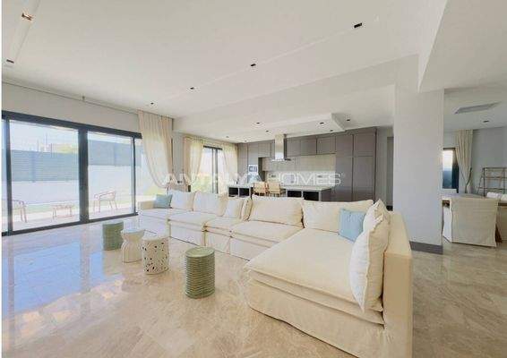 Detached House with Pool in a Gated Community in Yalıkavak