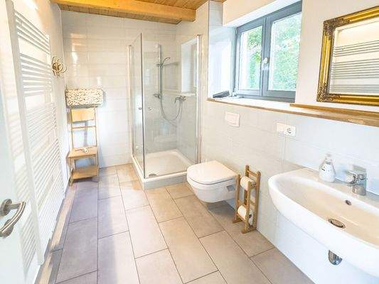 Duschbad im OG // Wohnbereich 2