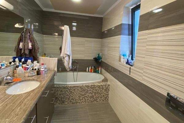 Luxuriöses Steinhaus mit Hamam, Pool und Meerblick