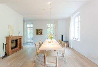 Essbereich mit Kamin