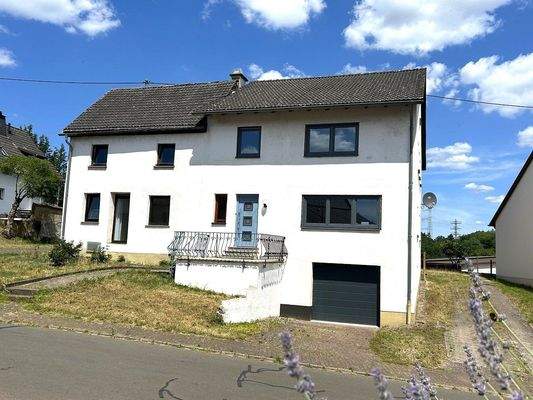 zwei Häuser mit 242 qm Wohnfläche (140 u. 103 qm)