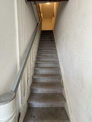Treppe zur Dachgeschosswohnung