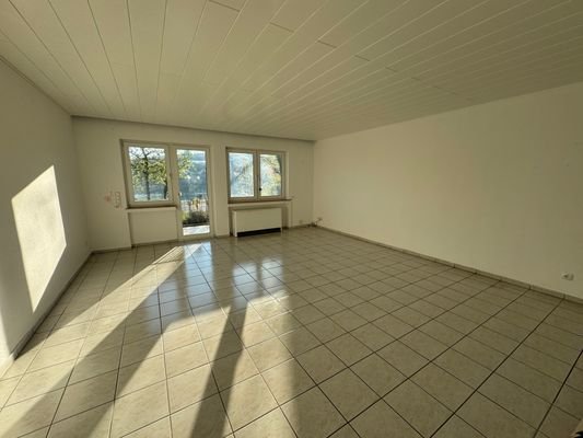 Wohn- & Esszimmer Ansicht 1