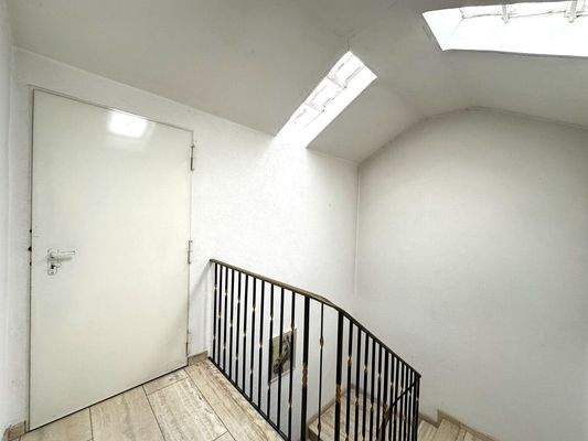 ... und Zugang zum Stauraum …