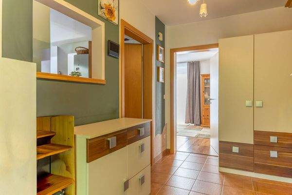 Modernes Familienhaus mit Traumgarten und Blick ins Grüne