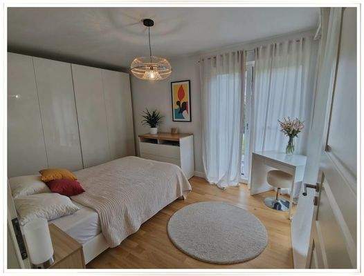 Schlafzimmer mit Terr.-Zugang