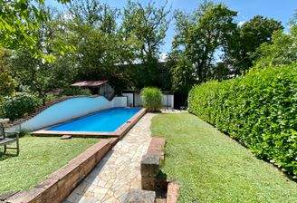 Pool + Gartenansicht