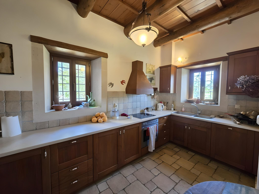 Traditionelle Steinvilla bei Plevriana auf Kreta m