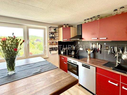 Einbauküche mit großem Tresen