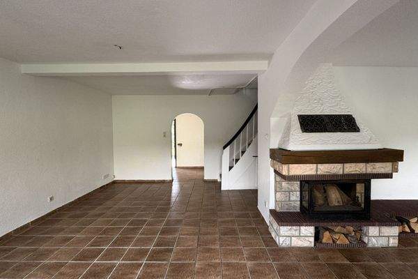 Wohnbereich mit Kamin