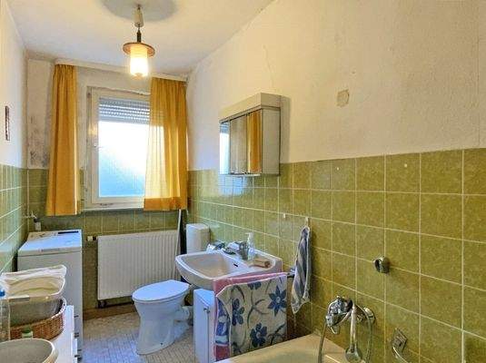 Badezimmer im Erdgeschoss